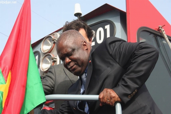 Tiapoum / Marcel Gossio aux populations: 